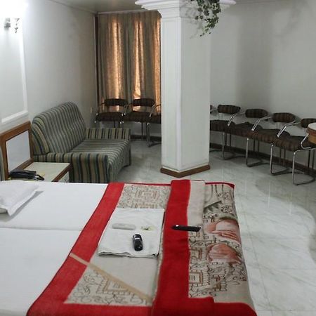Hotel Unnati Ahmadábád Kültér fotó