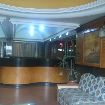 Hotel Unnati Ahmadábád Kültér fotó